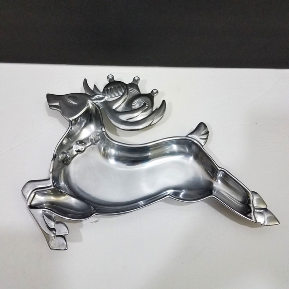 Lenox Yuletide Reindeer Metal Serveware - Picture 1 of 8
